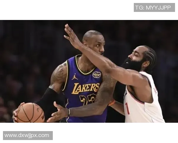 湖人快船对决精彩瞬间回顾第二节战况分析与球员表现评估